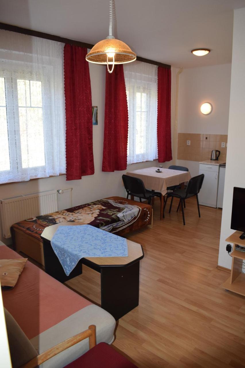 Penzion Ve Starem Krame 147 Srbska Kamenice Bagian luar foto